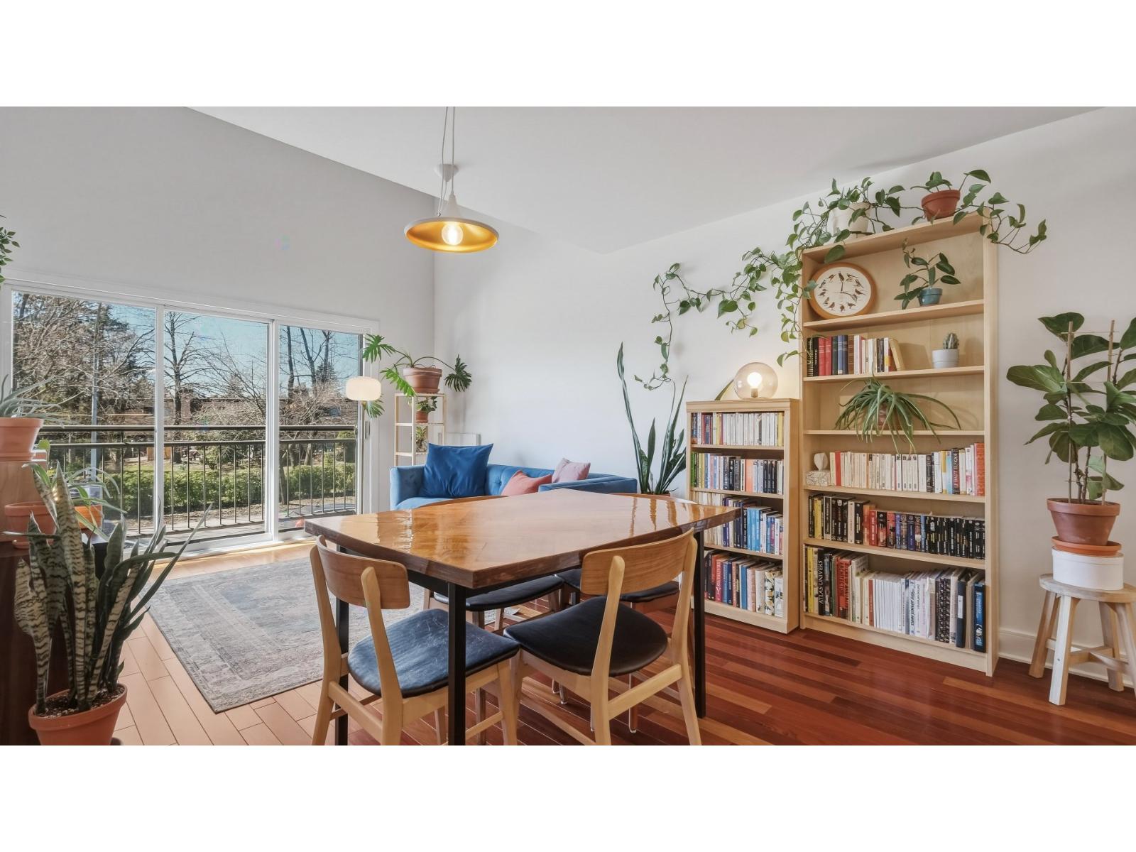 1838 Av. Victoria|#201 Longueuil (Greenfield Park) Quebec Canada J4V1M5 5