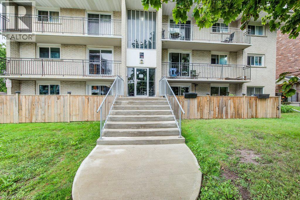 317 Erb Street W Unit# 3, Waterloo, Ontario  N2L 1W4 - Photo 2 - 40859934