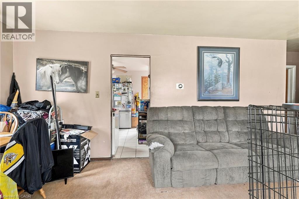 663 Ridge Road W, Grimsby, Ontario  L3M 4E7 - Photo 2 - 40860035
