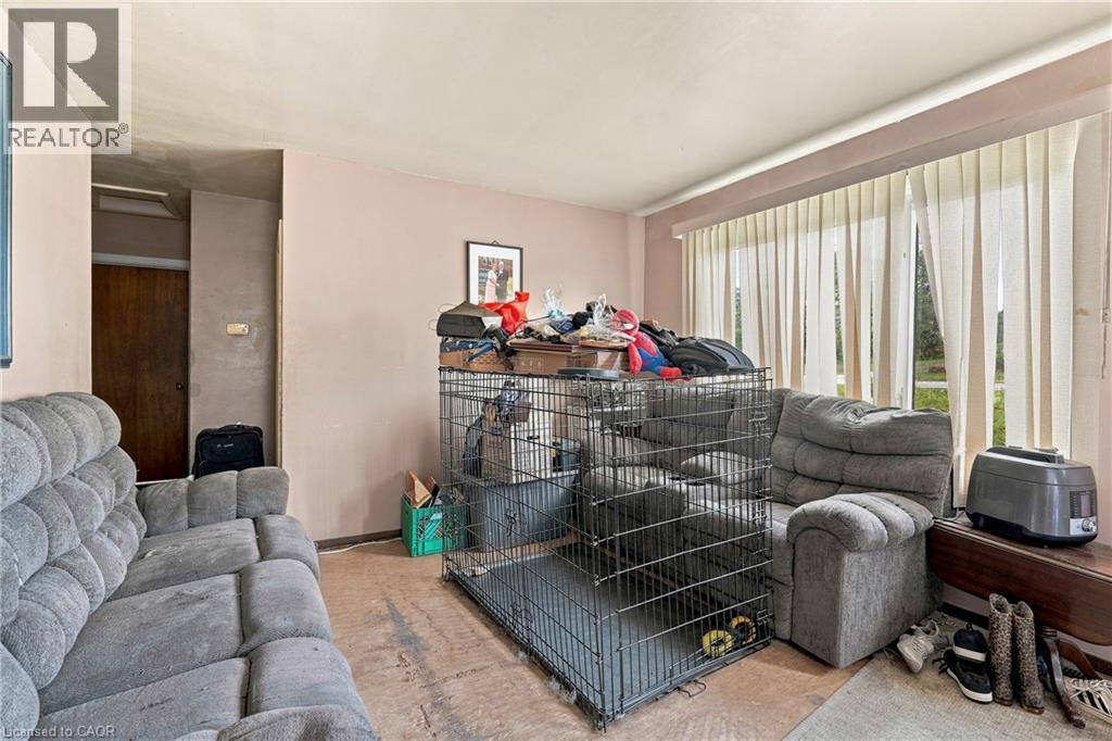 663 Ridge Road W, Grimsby, Ontario  L3M 4E7 - Photo 3 - 40860035