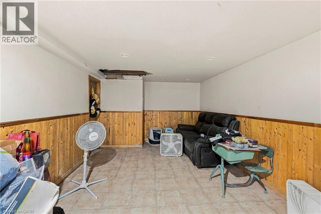 663 Ridge Road W, Grimsby, Ontario  L3M 4E7 - Photo 9 - 40860035