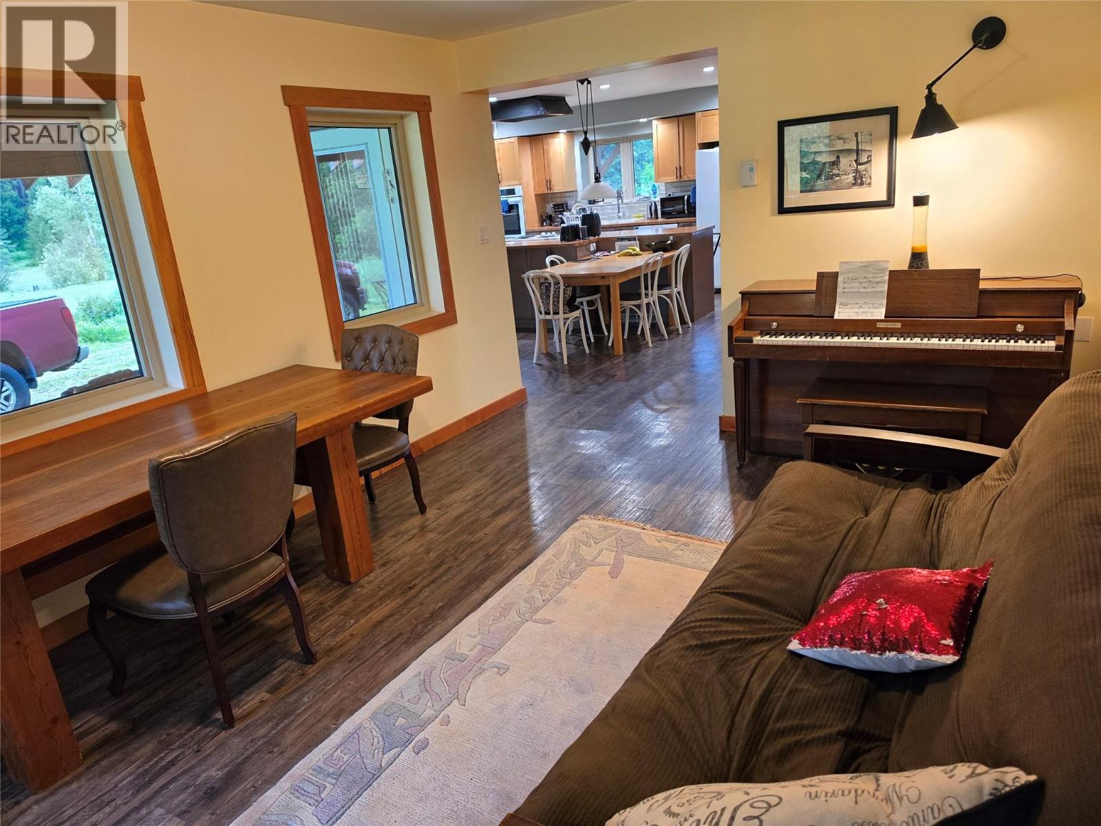 4638 6 Highway, Nelson, British Columbia  V1L 6Z4 - Photo 5 - 10390911