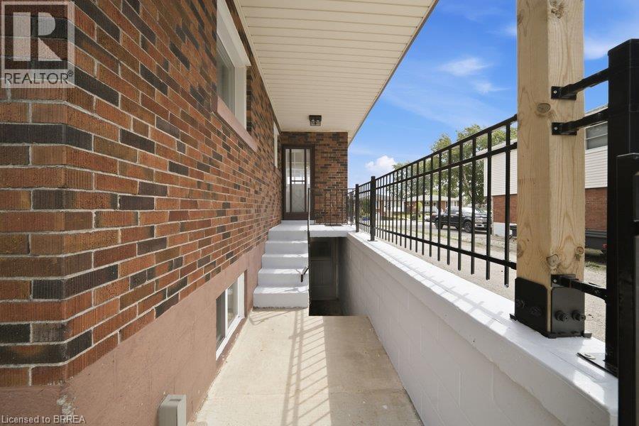 310 Caledon Avenue, Hamilton, Ontario  L9C 3E2 - Photo 25 - 40859902
