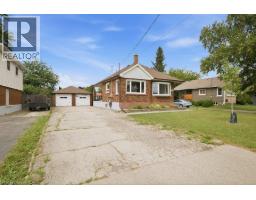 310 CALEDON Avenue, Hamilton, Ontario