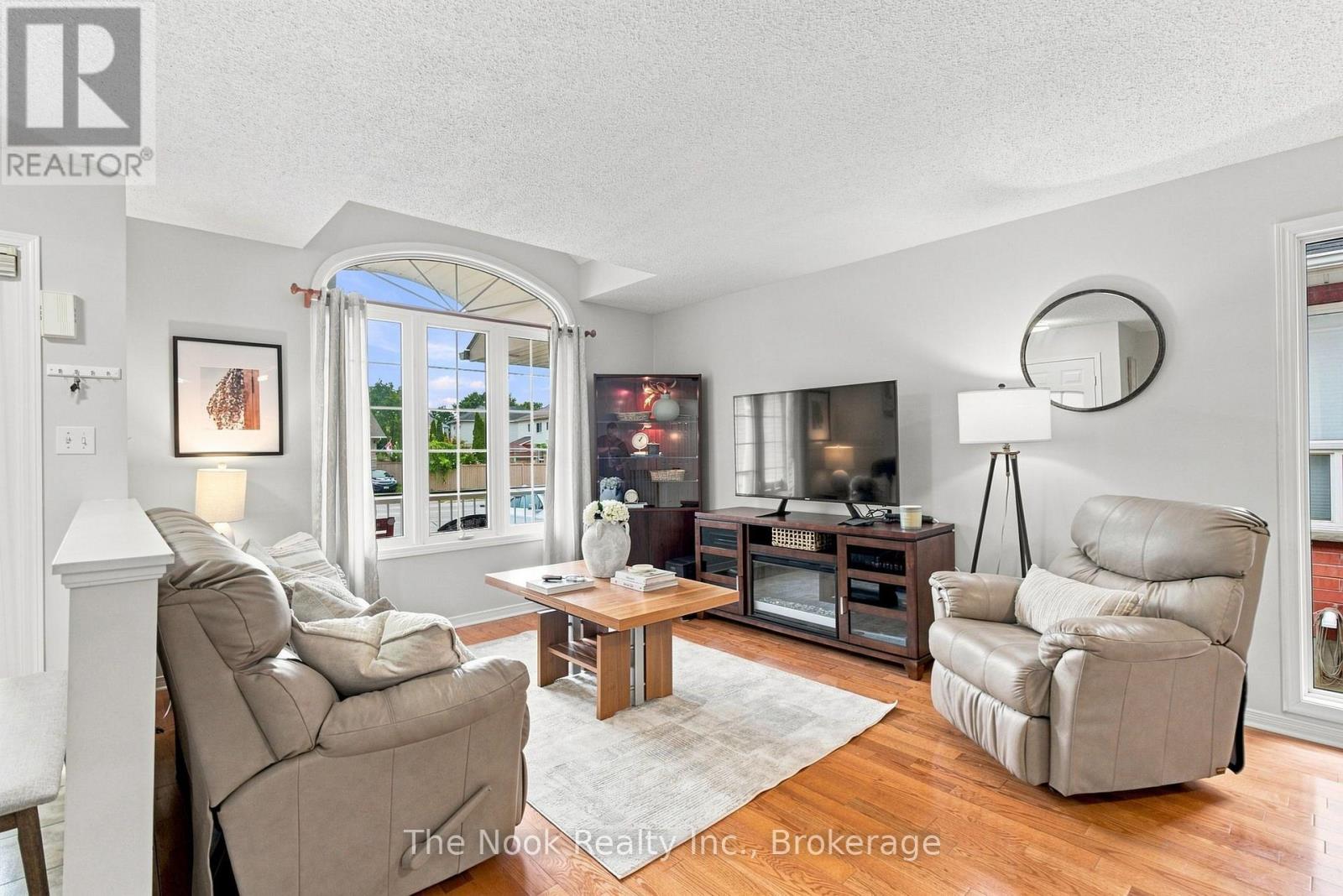 638 Longworth Avenue, Clarington, Ontario  L1C 5B8 - Photo 15 - E13737008
