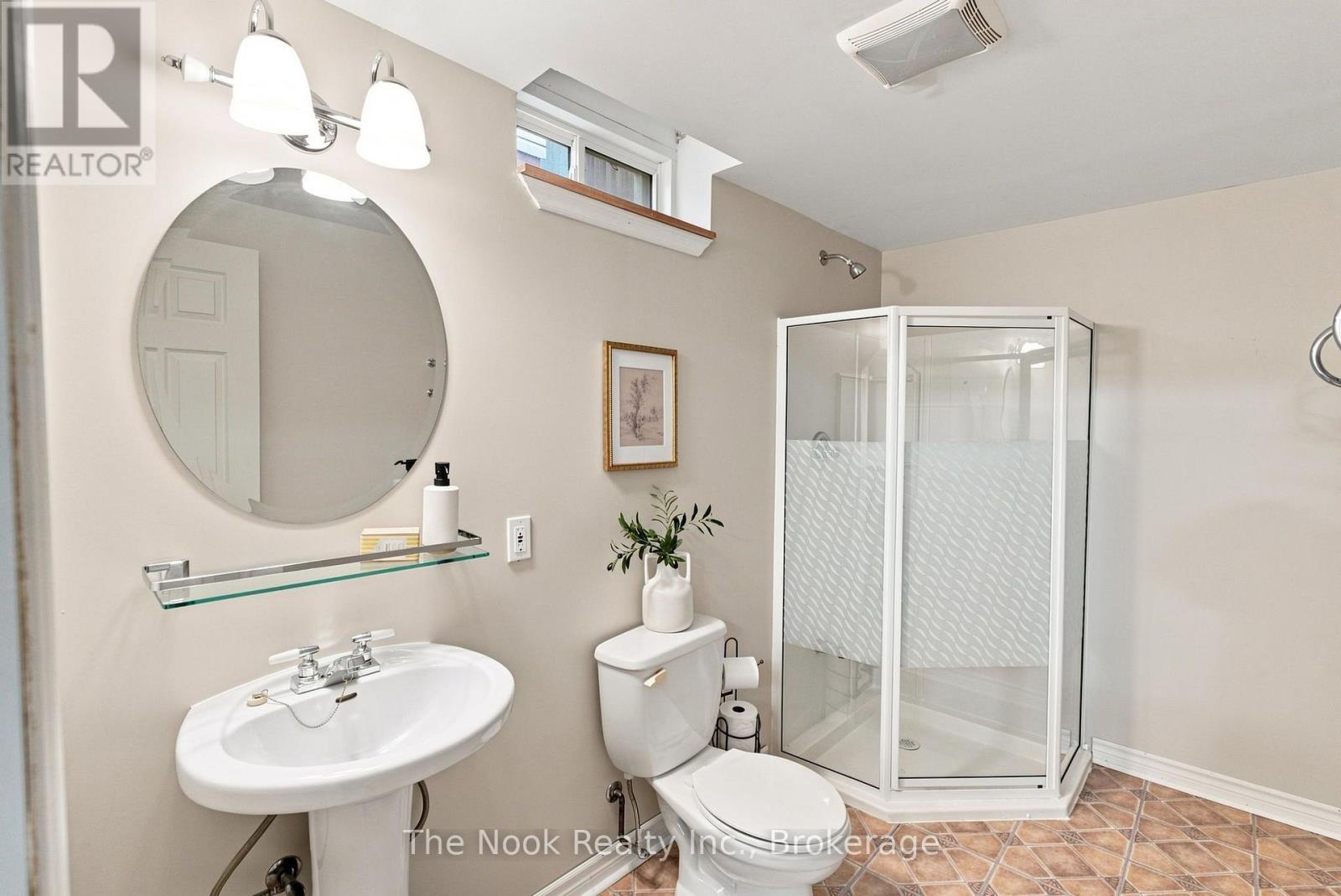 638 Longworth Avenue, Clarington, Ontario  L1C 5B8 - Photo 38 - E13737008