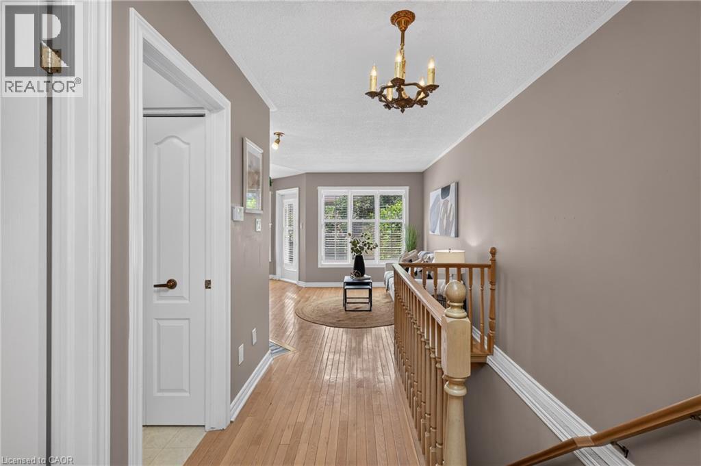 175 Fiddlers Green Road Unit# 9, Hamilton, Ontario  L9G 4X7 - Photo 3 - 40856619