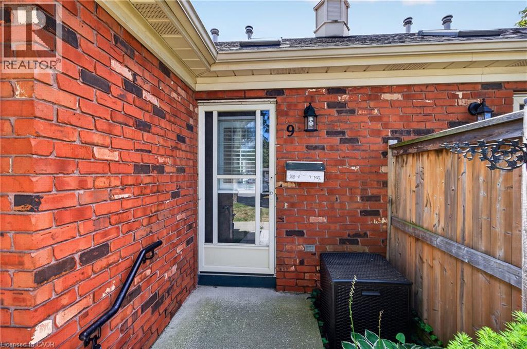 175 Fiddlers Green Road Unit# 9, Hamilton, Ontario  L9G 4X7 - Photo 2 - 40856619