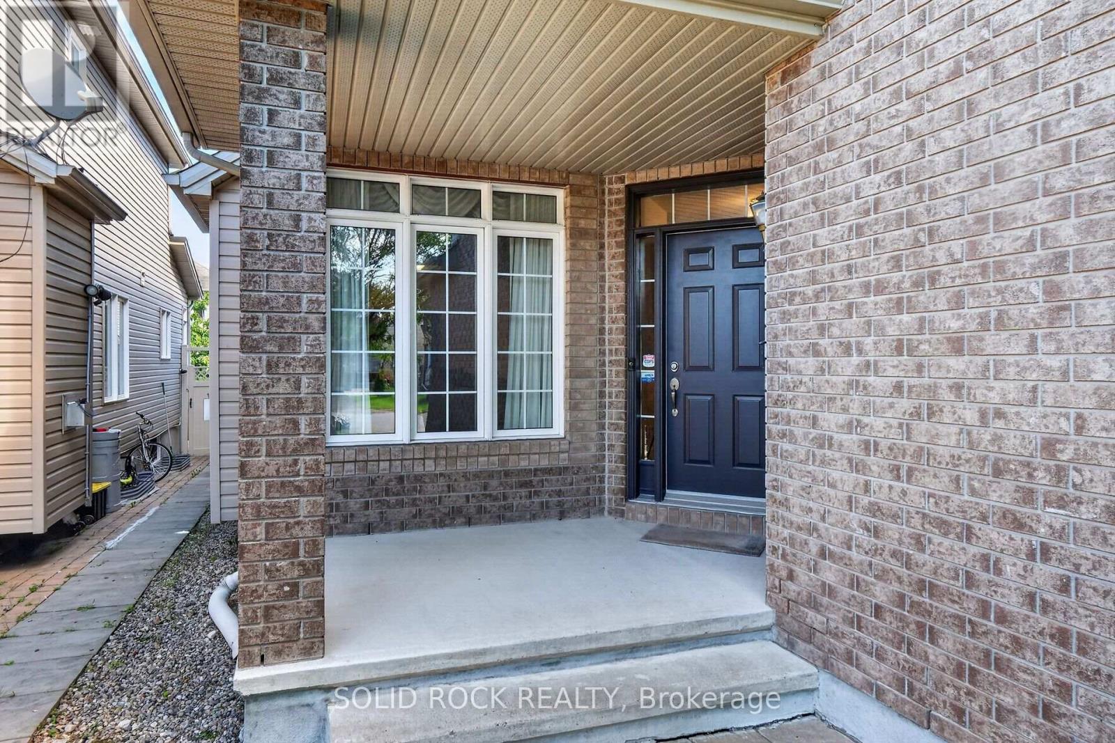 131 Finn Court, Ottawa, Ontario  K1V 2C6 - Photo 3 - X13736990