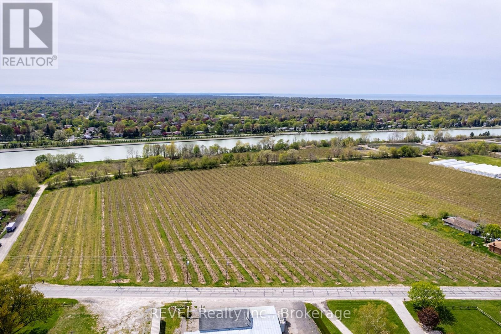 160 Read Road, St. Catharines, Ontario  L2R 7K6 - Photo 2 - X13736928