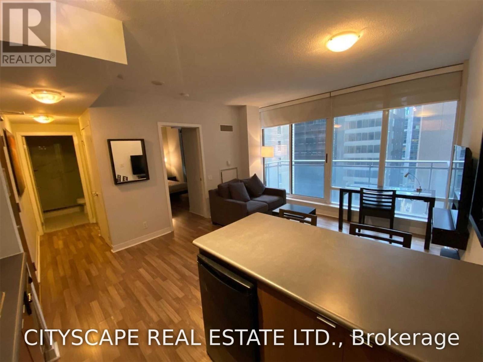 1702 - 8 Colborne Street, Toronto, Ontario  M5E 1E1 - Photo 2 - C13736992