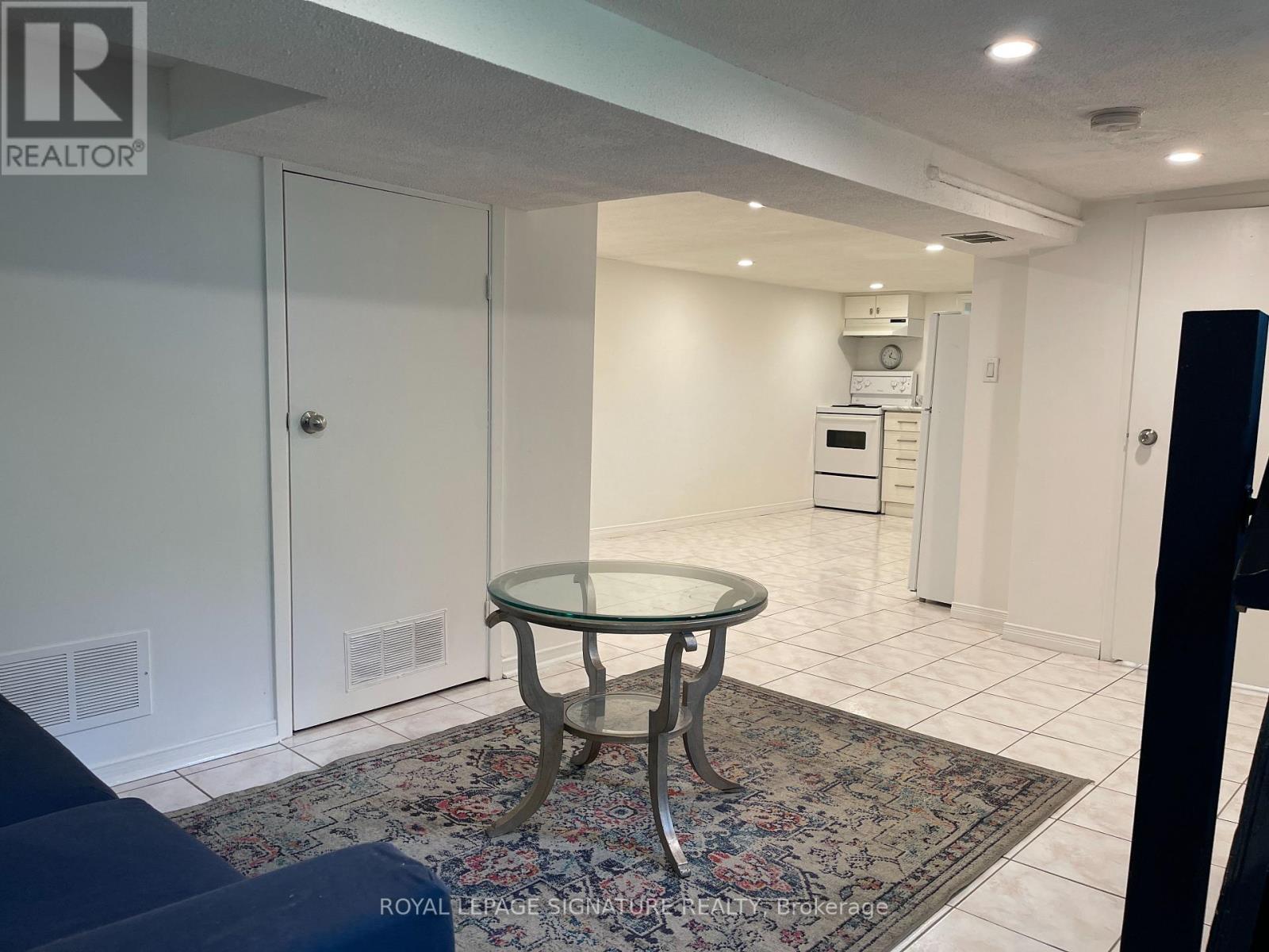 Bsmt - 24 Weymouth Avenue, Toronto, Ontario  M4C 1R7 - Photo 7 - E13736884