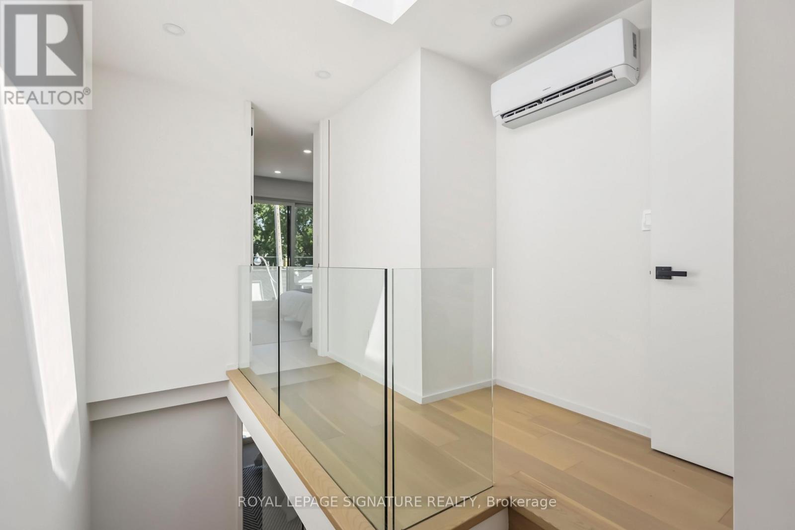 Upper - 43a Cummings Street, Toronto, Ontario  M4M 1M9 - Photo 34 - E13736926
