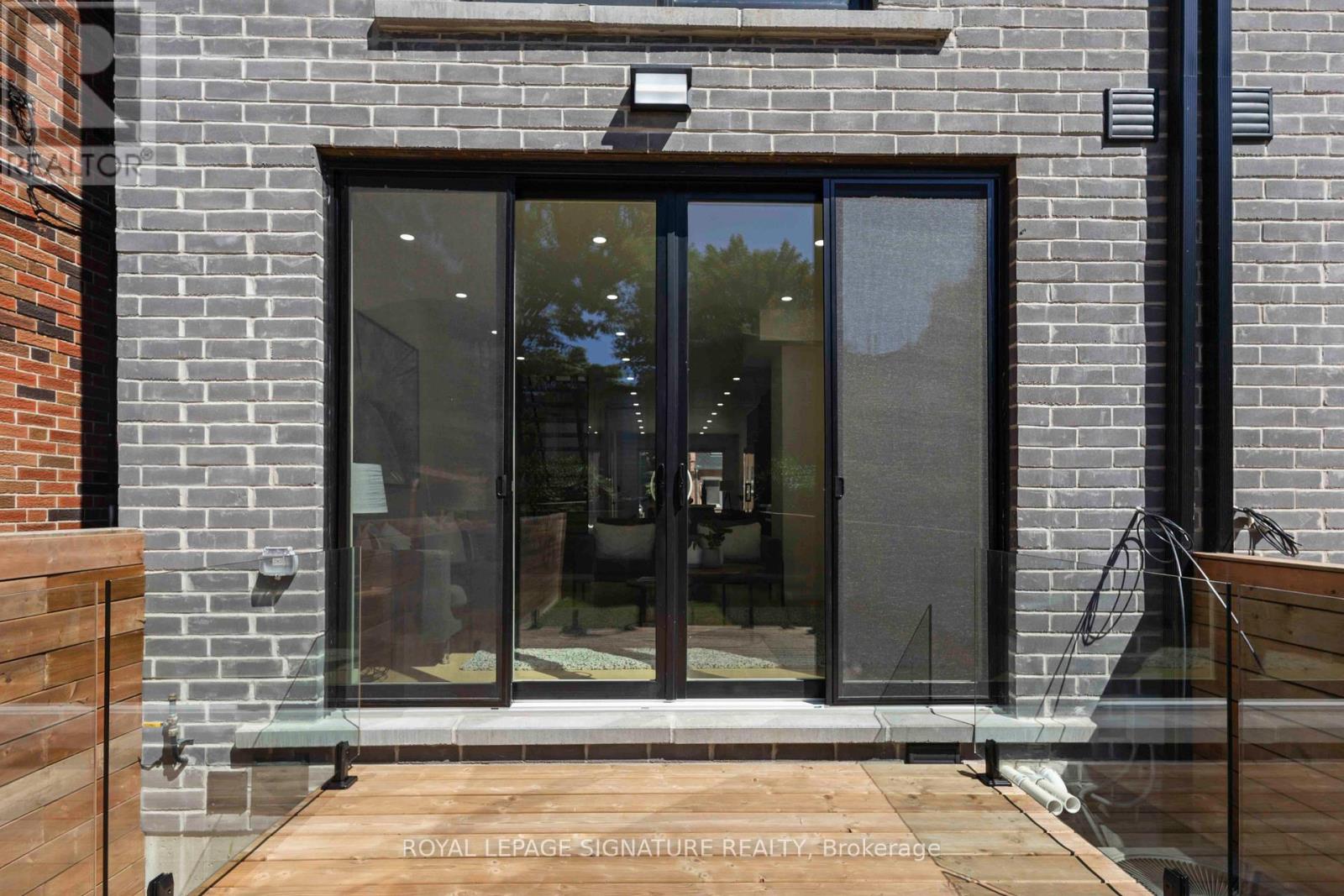 Upper - 43a Cummings Street, Toronto, Ontario  M4M 1M9 - Photo 39 - E13736926