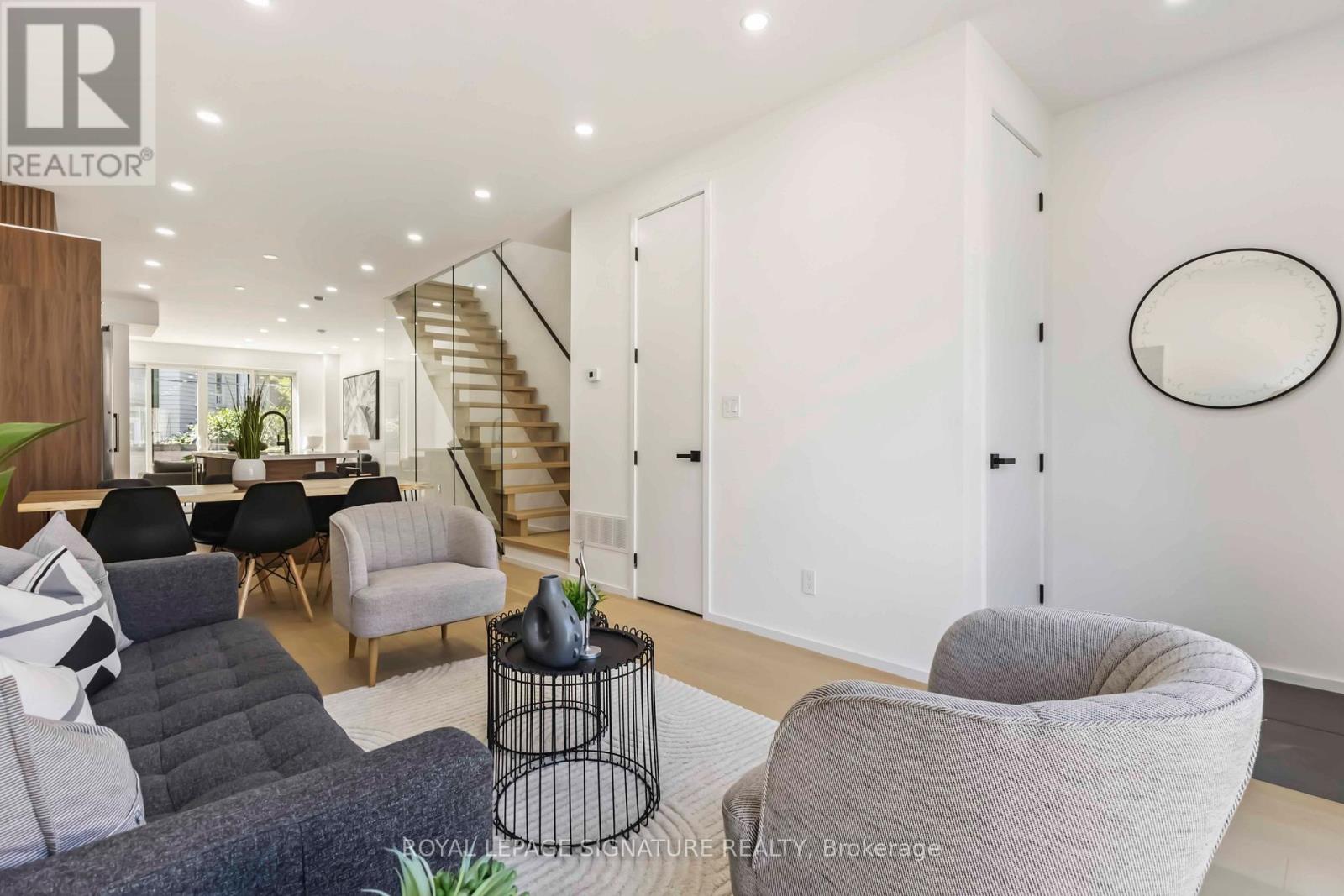 Upper - 43a Cummings Street, Toronto, Ontario  M4M 1M9 - Photo 5 - E13736926