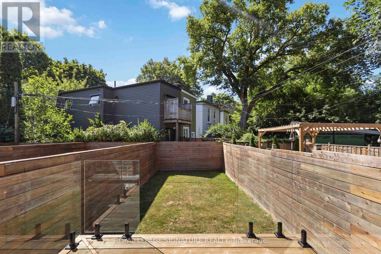 Furnished Upper - 43a Cummings Street, Toronto, Ontario  M4M 1M9 - Photo 40 - E13736930