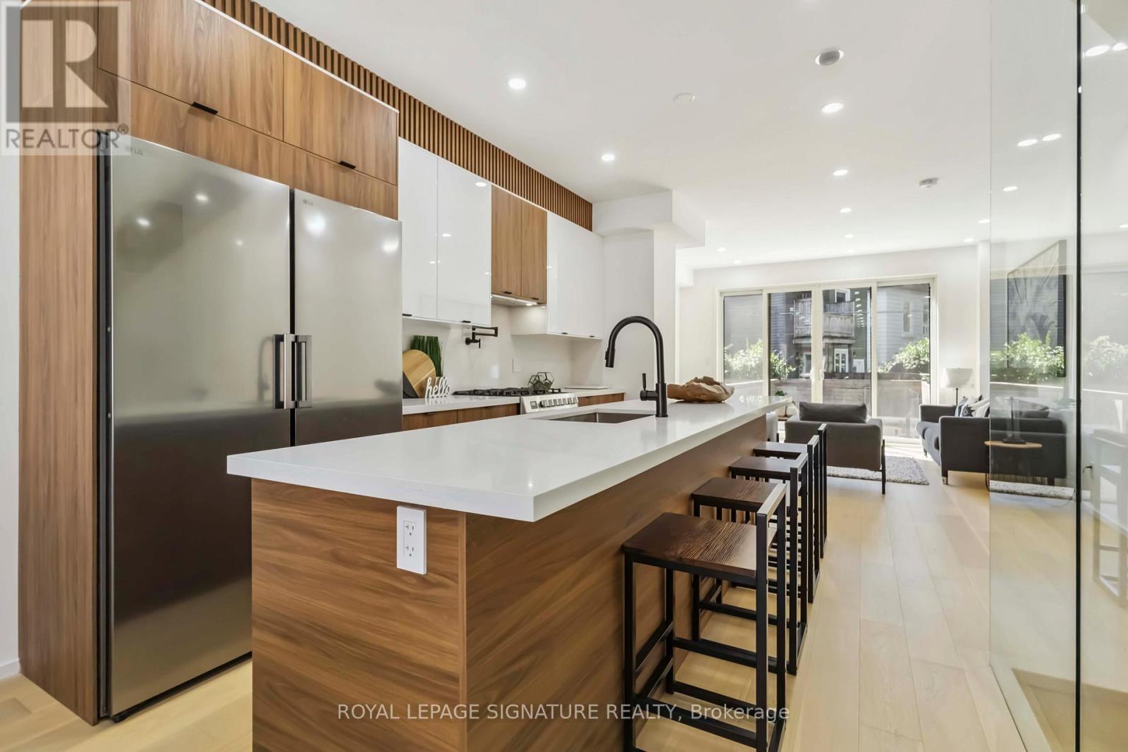 Furnished Upper - 43a Cummings Street, Toronto, Ontario  M4M 1M9 - Photo 9 - E13736930