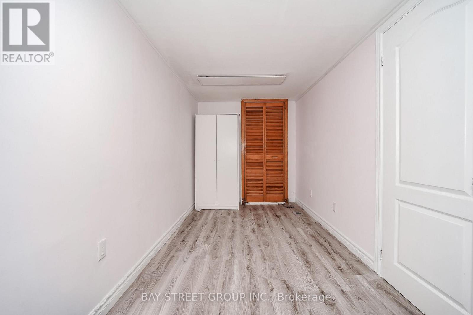 54 Thyra Avenue, Toronto, Ontario  M4C 5G5 - Photo 18 - E13736996