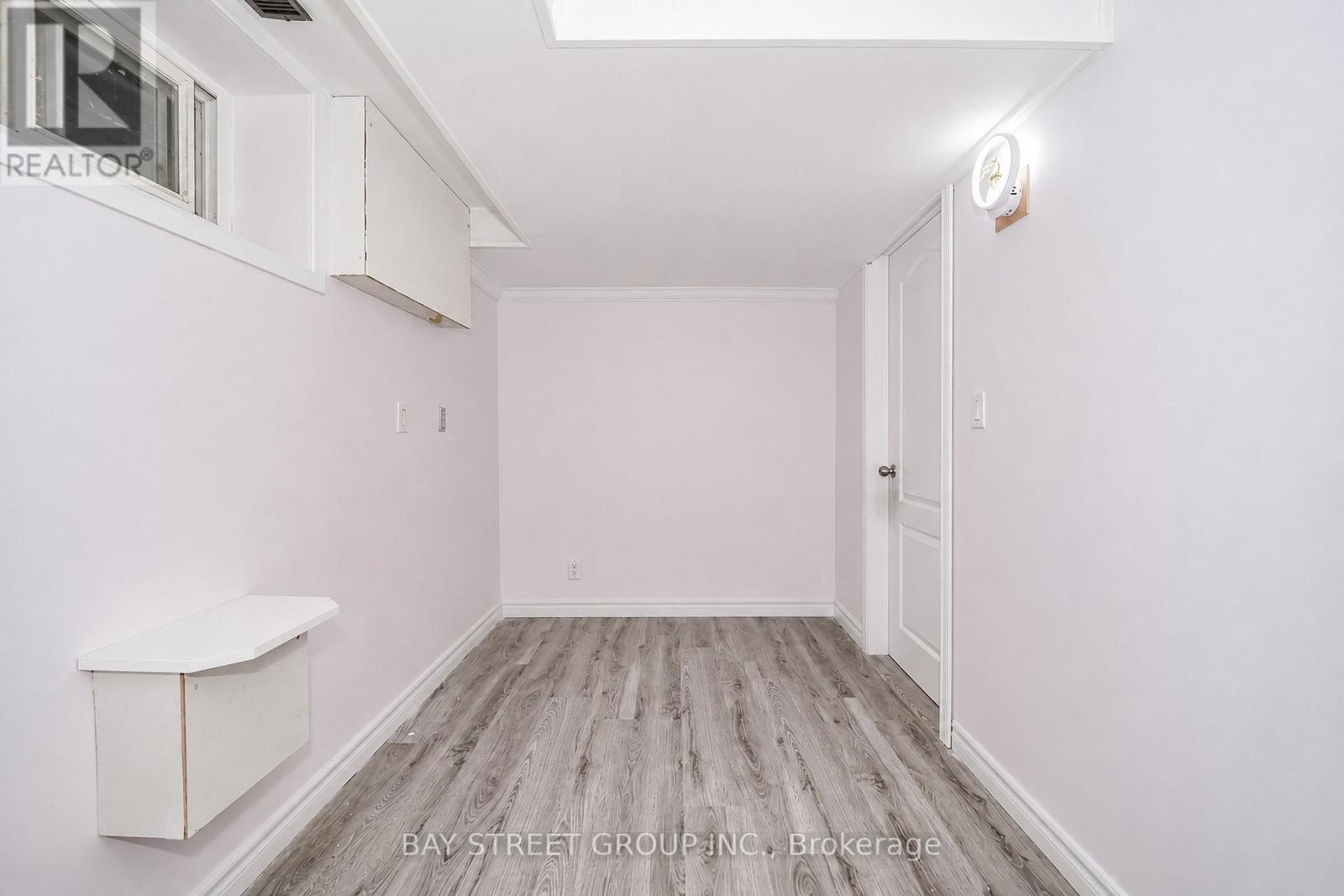 54 Thyra Avenue, Toronto, Ontario  M4C 5G5 - Photo 19 - E13736996