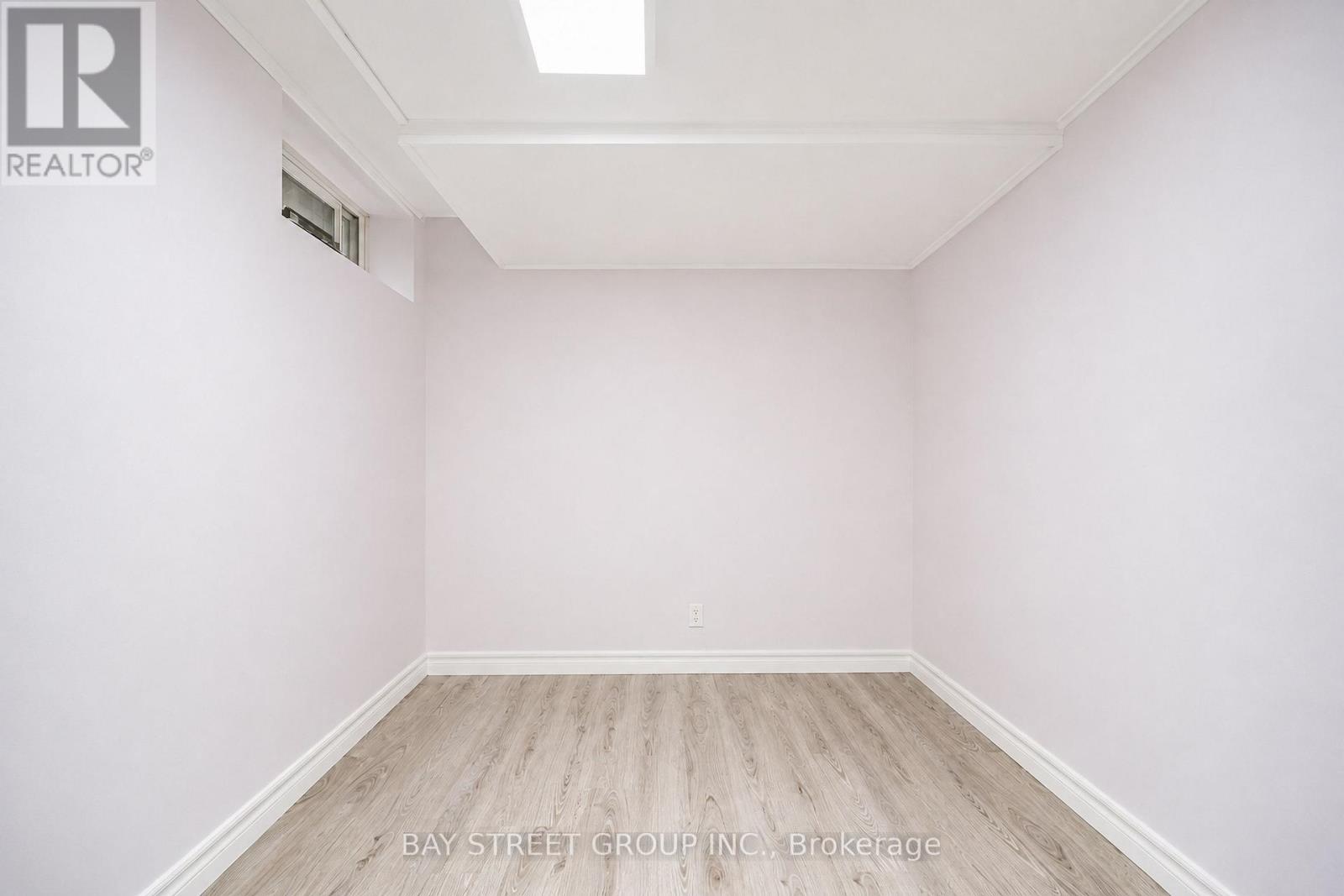 54 Thyra Avenue, Toronto, Ontario  M4C 5G5 - Photo 20 - E13736996