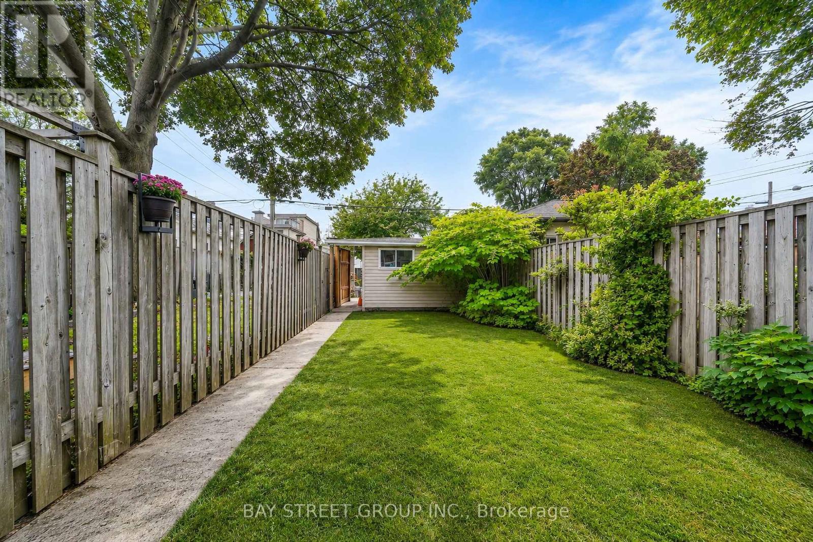 54 Thyra Avenue, Toronto, Ontario  M4C 5G5 - Photo 27 - E13736996