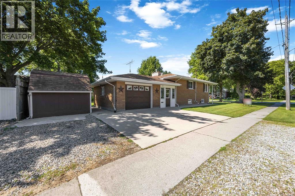 29 Joseph CRESCENT Wallaceburg Ontario Canada N8A2J4 2