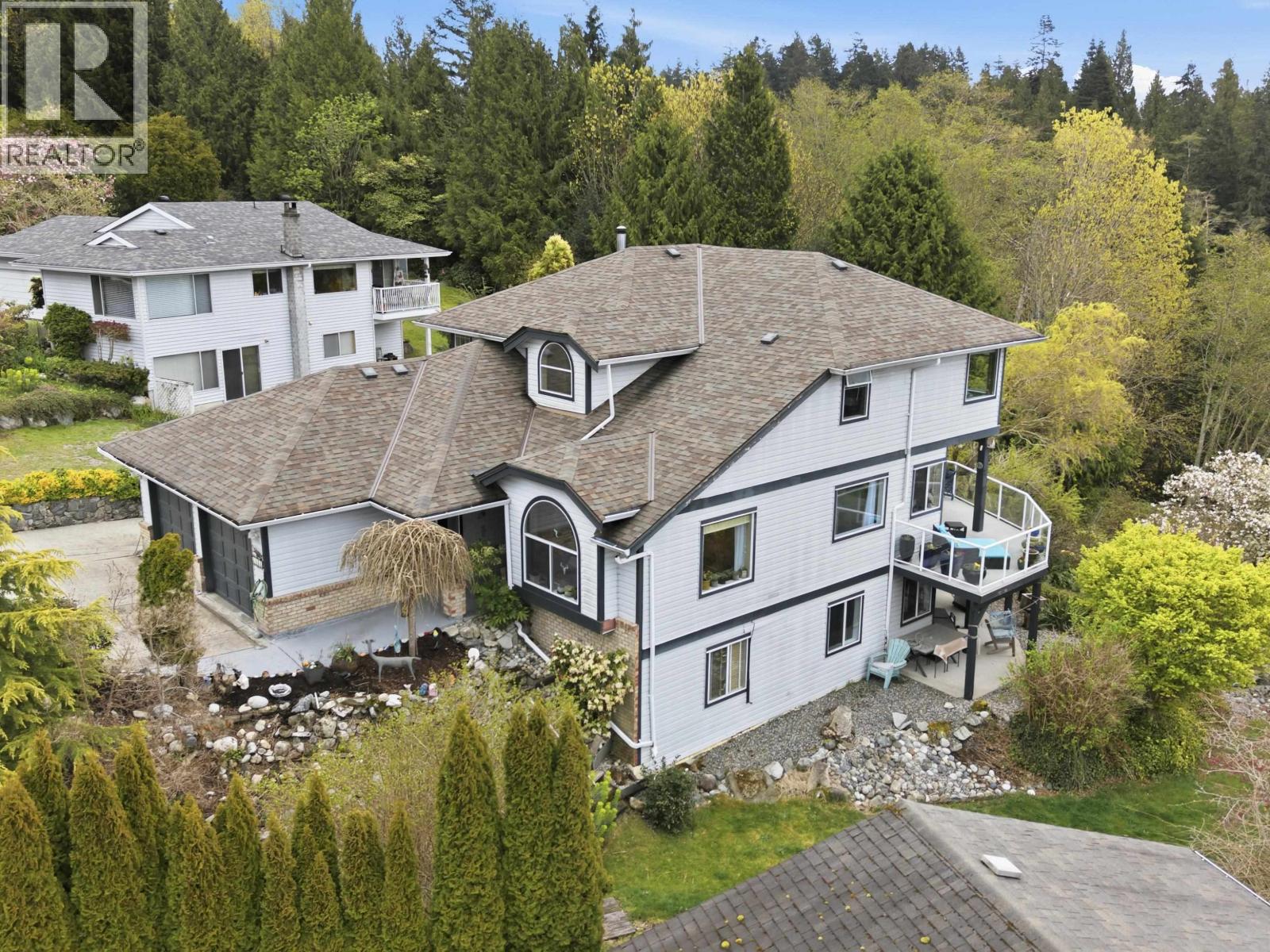1481 Shaughnessy Place, Gibsons, British Columbia  V0N 1V5 - Photo 10 - R3160763