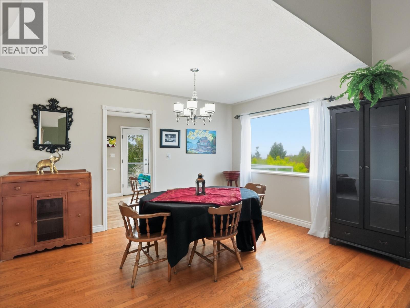 1481 Shaughnessy Place, Gibsons, British Columbia  V0N 1V5 - Photo 12 - R3160763