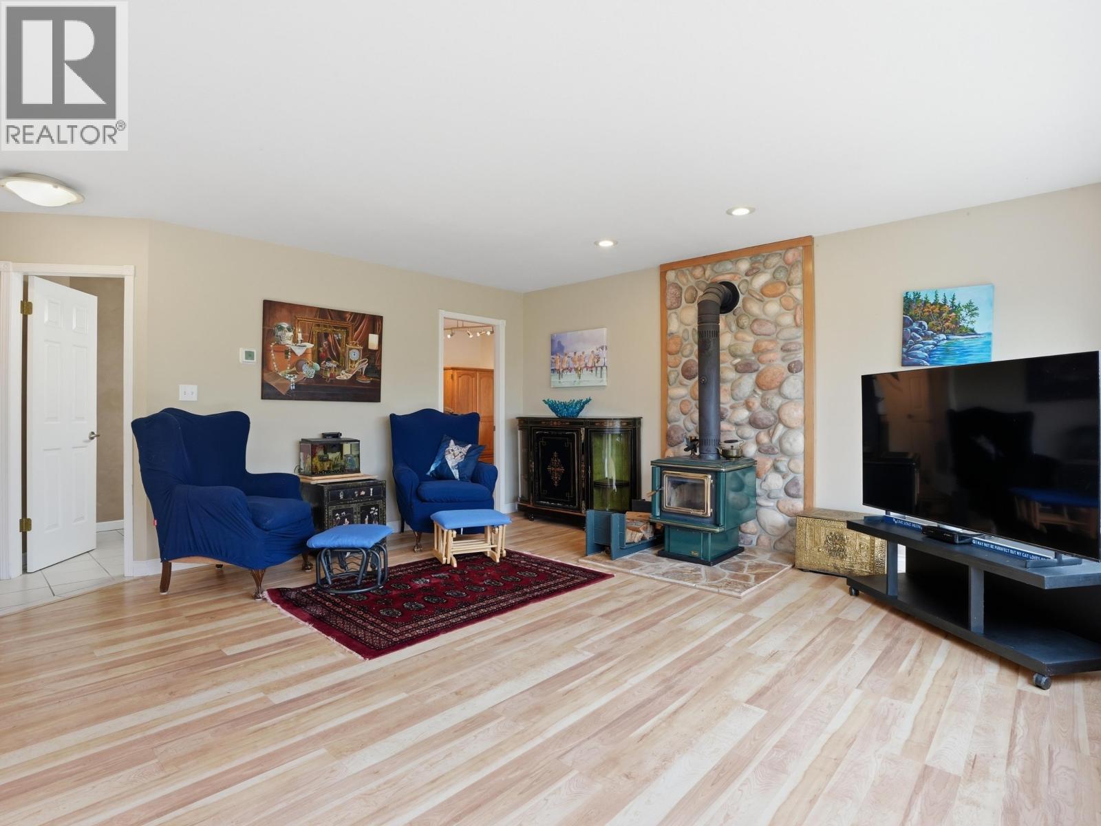 1481 Shaughnessy Place, Gibsons, British Columbia  V0N 1V5 - Photo 14 - R3160763