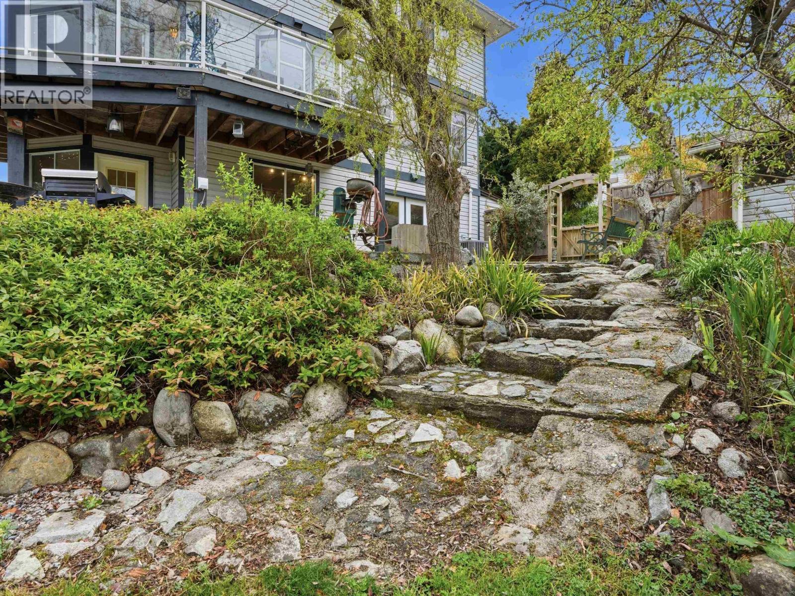 1481 Shaughnessy Place, Gibsons, British Columbia  V0N 1V5 - Photo 36 - R3160763