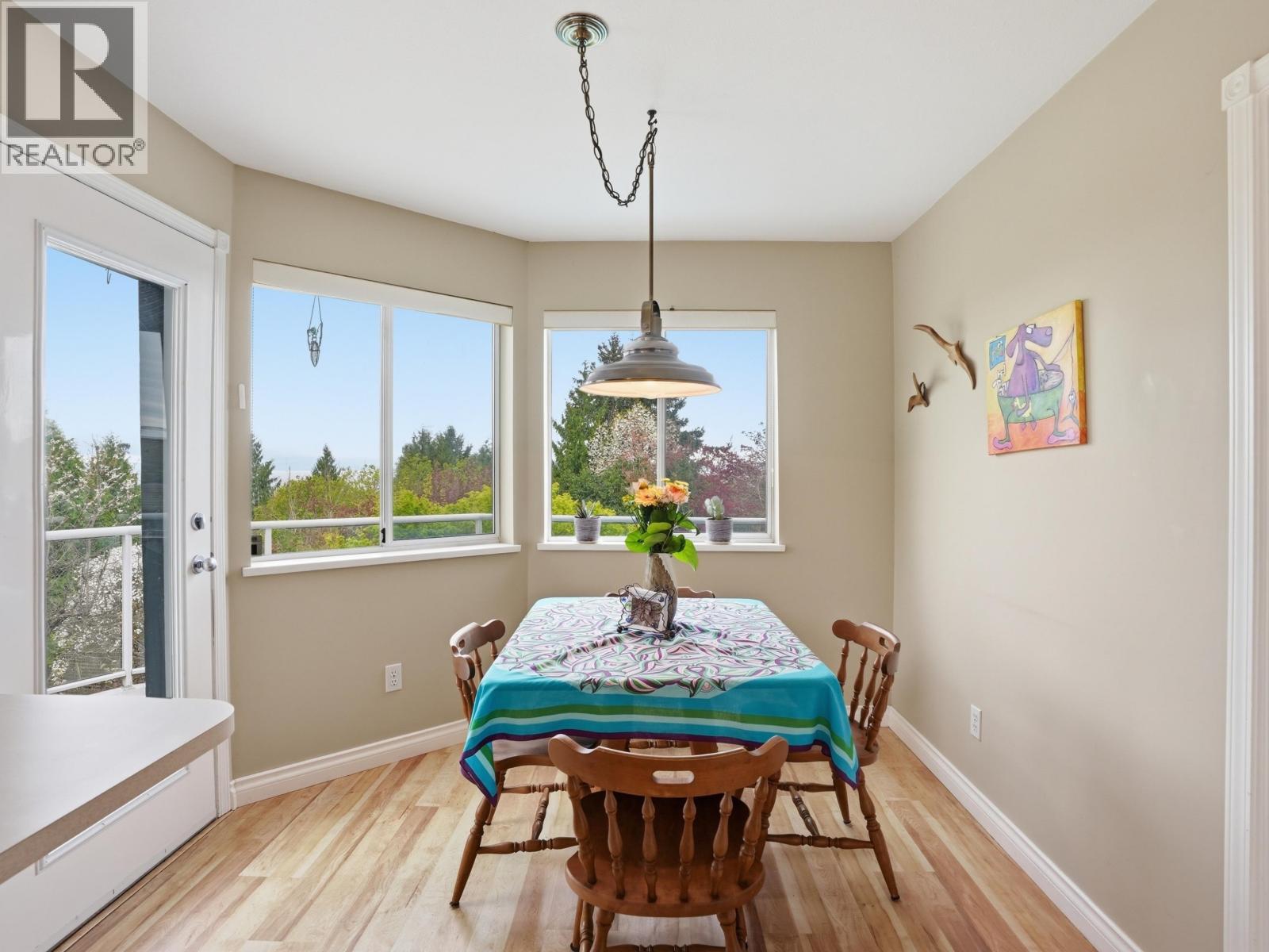 1481 Shaughnessy Place, Gibsons, British Columbia  V0N 1V5 - Photo 6 - R3160763