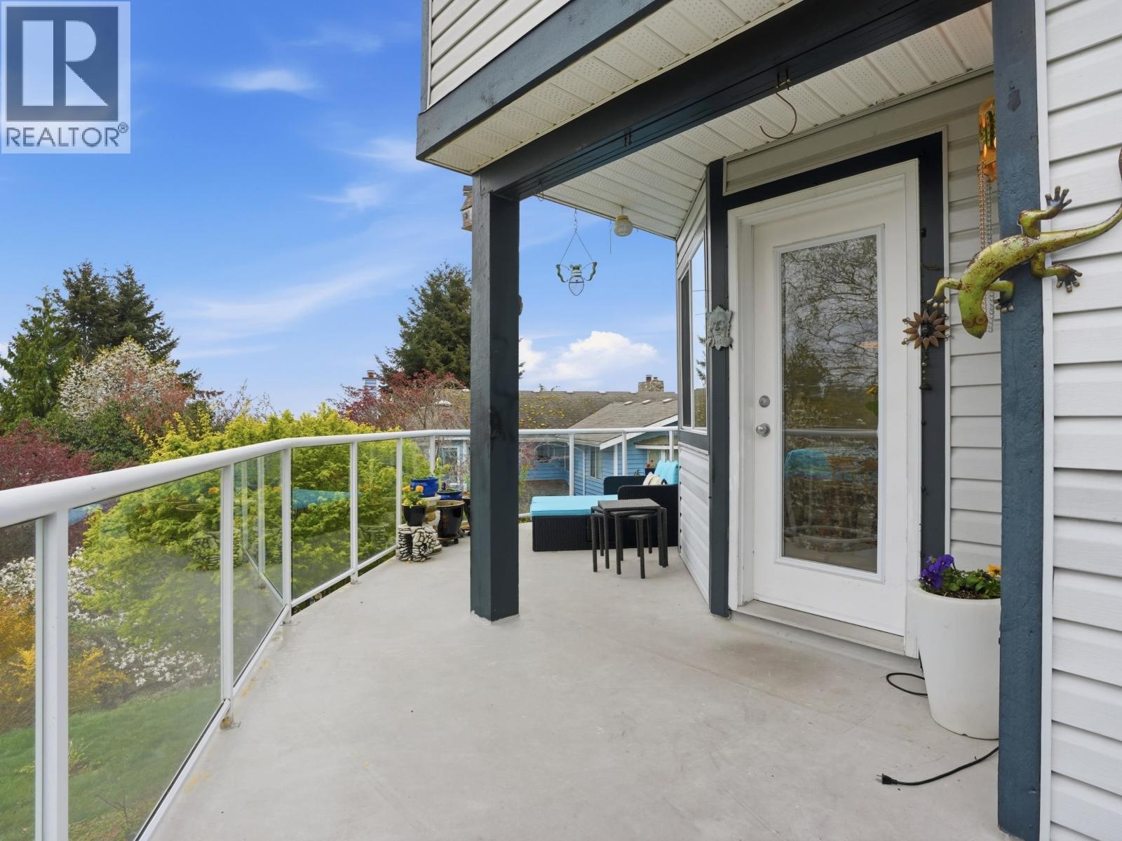 1481 Shaughnessy Place, Gibsons, British Columbia  V0N 1V5 - Photo 8 - R3160763