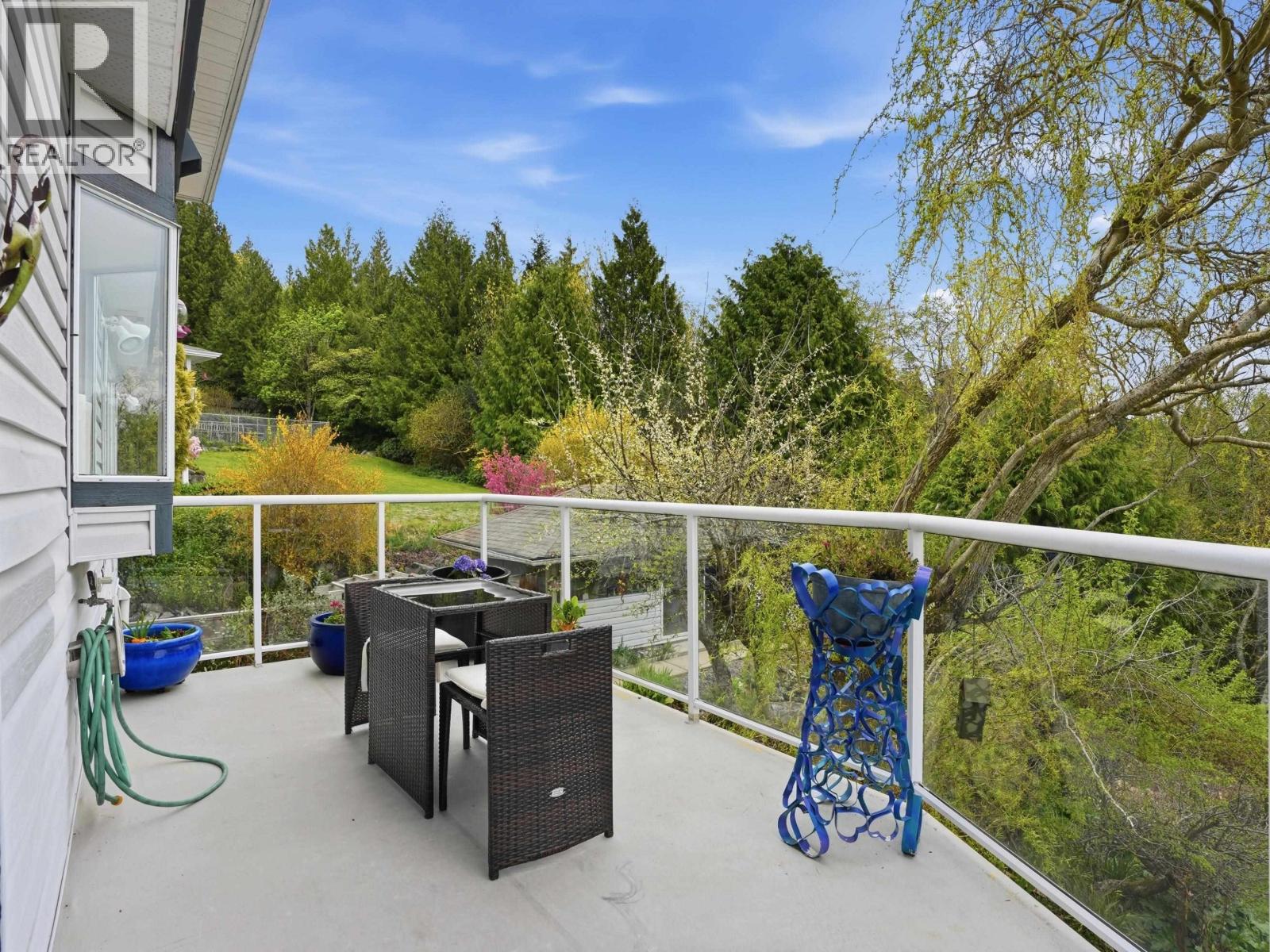 1481 Shaughnessy Place, Gibsons, British Columbia  V0N 1V5 - Photo 9 - R3160763
