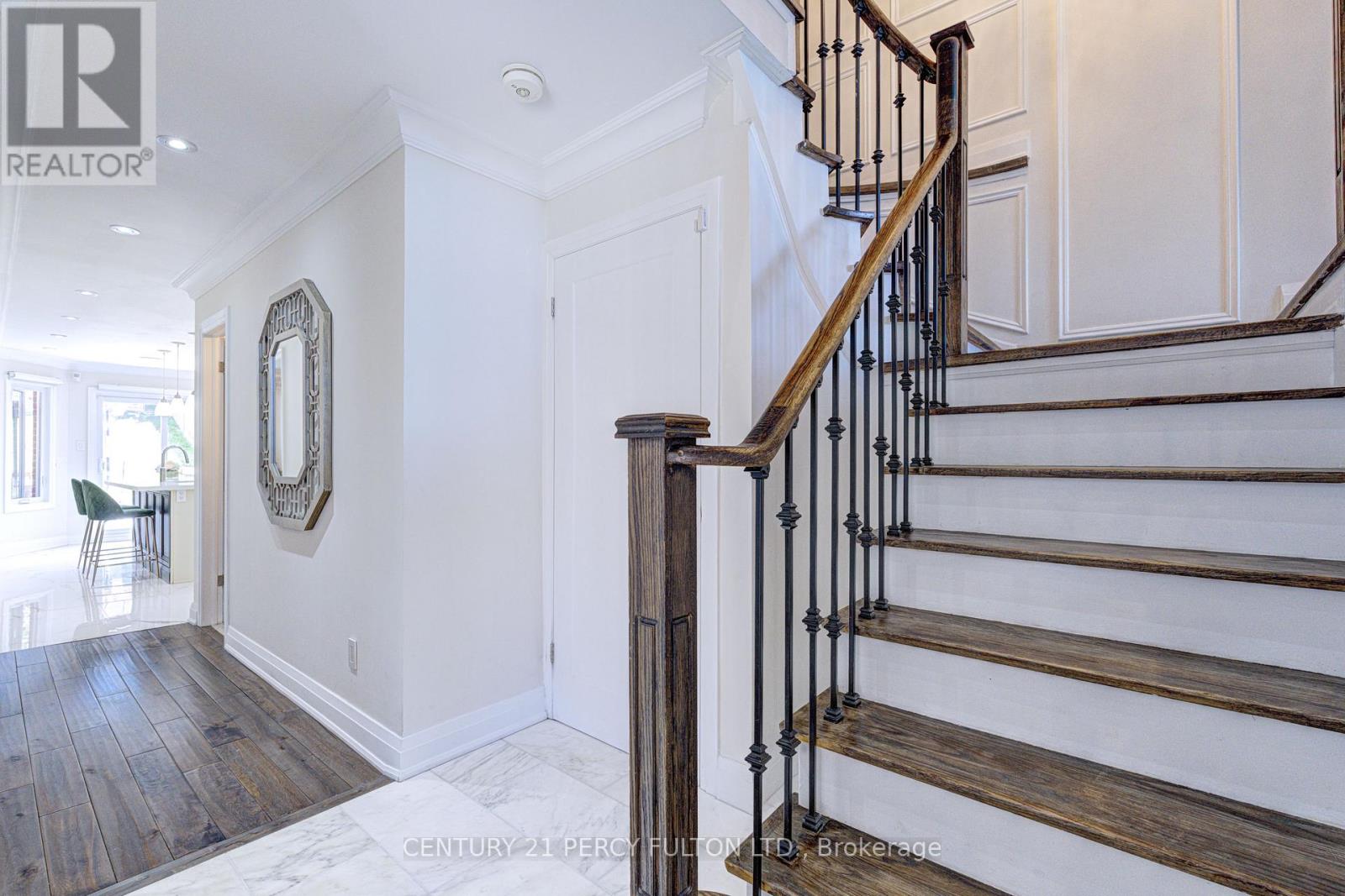 109 Woodcroft Lane, Vaughan, Ontario  L4L 6T2 - Photo 6 - N13736872
