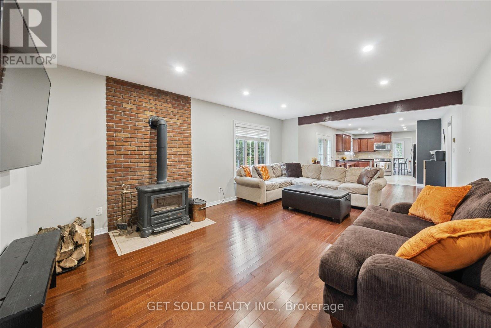 77 Simcoe Road, Ramara (Brechin), Ontario  L0K 1B0 - Photo 14 - S13737014