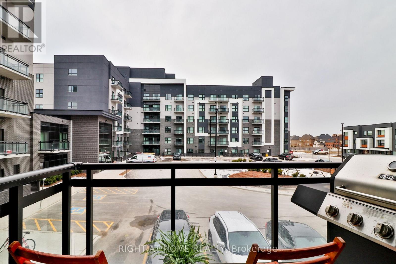 202 - 102 Grovewood Common, Oakville, Ontario  L6H 0X2 - Photo 10 - W13736896