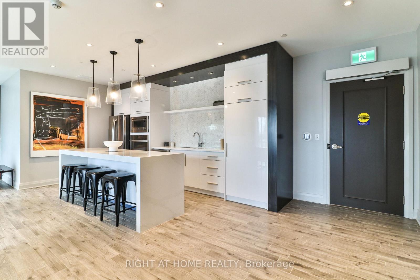 202 - 102 Grovewood Common, Oakville, Ontario  L6H 0X2 - Photo 12 - W13736896