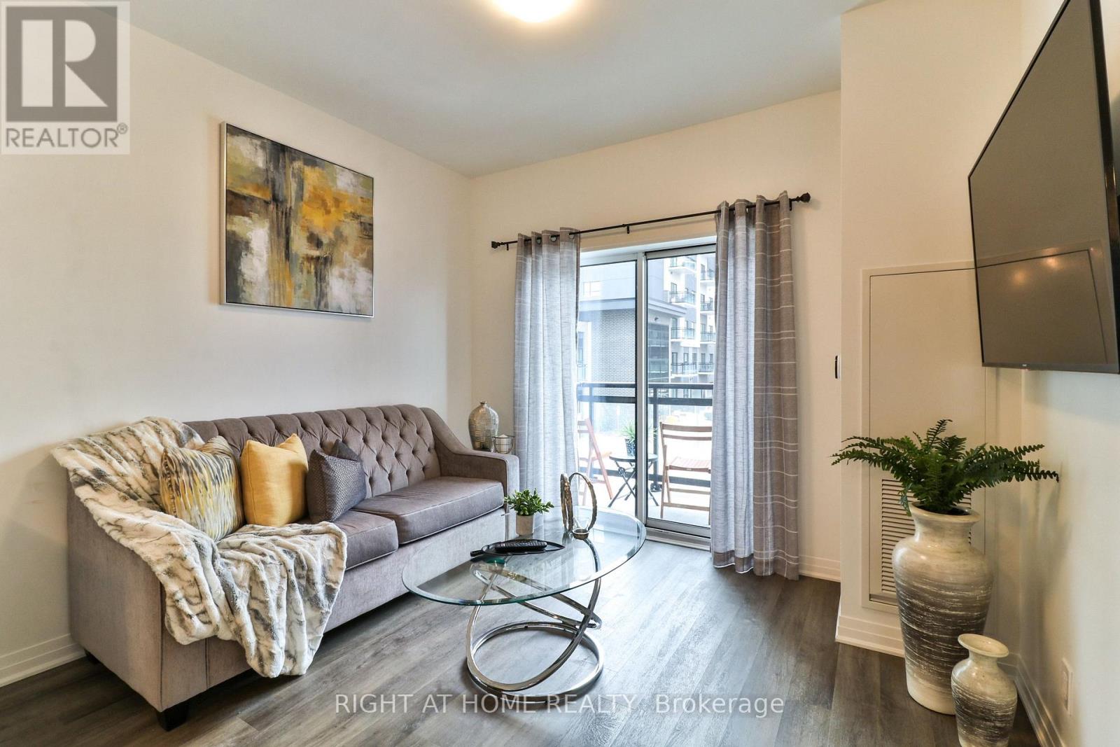 202 - 102 Grovewood Common, Oakville, Ontario  L6H 0X2 - Photo 5 - W13736896
