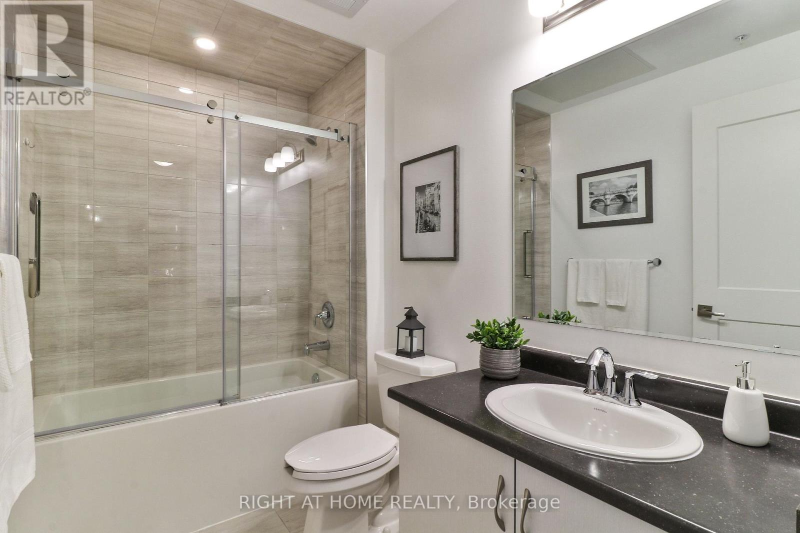202 - 102 Grovewood Common, Oakville, Ontario  L6H 0X2 - Photo 9 - W13736896