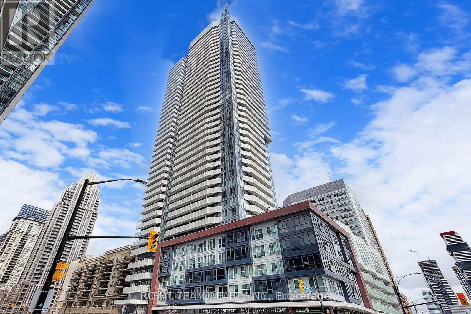 2507 - 4065 Confederation Parkway, Mississauga, Ontario  L5B 4N1 - Photo 1 - W13736936