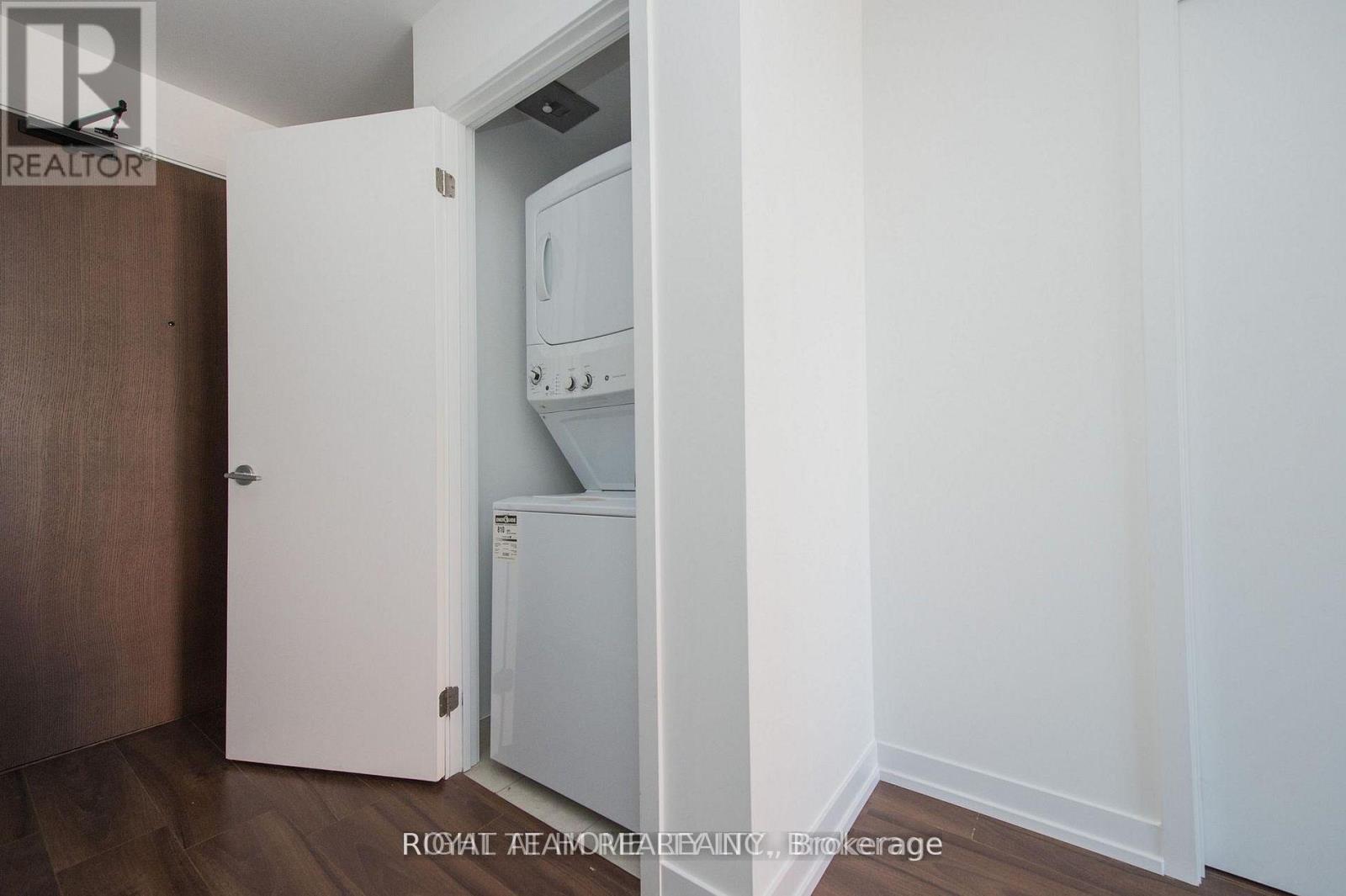 2507 - 4065 Confederation Parkway, Mississauga, Ontario  L5B 4N1 - Photo 9 - W13736936