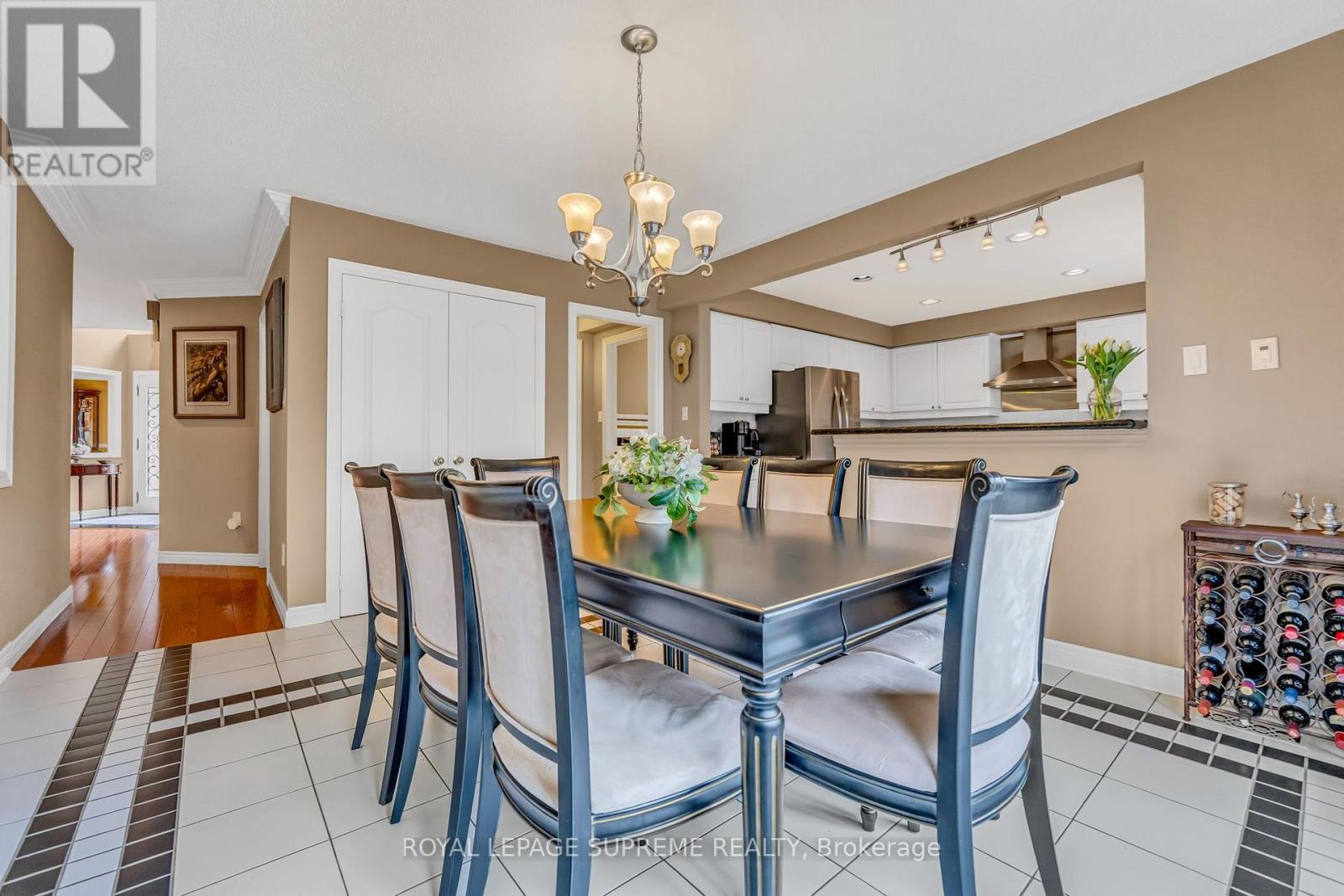 2819 Duncairn Drive, Mississauga, Ontario  L5M 5C6 - Photo 10 - W13736966