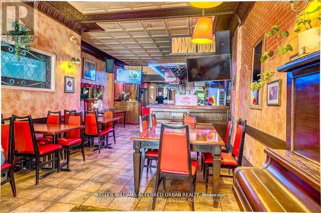 165 Roncesvalles Avenue, Toronto, Ontario  M6R 2L3 - Photo 10 - W13737000