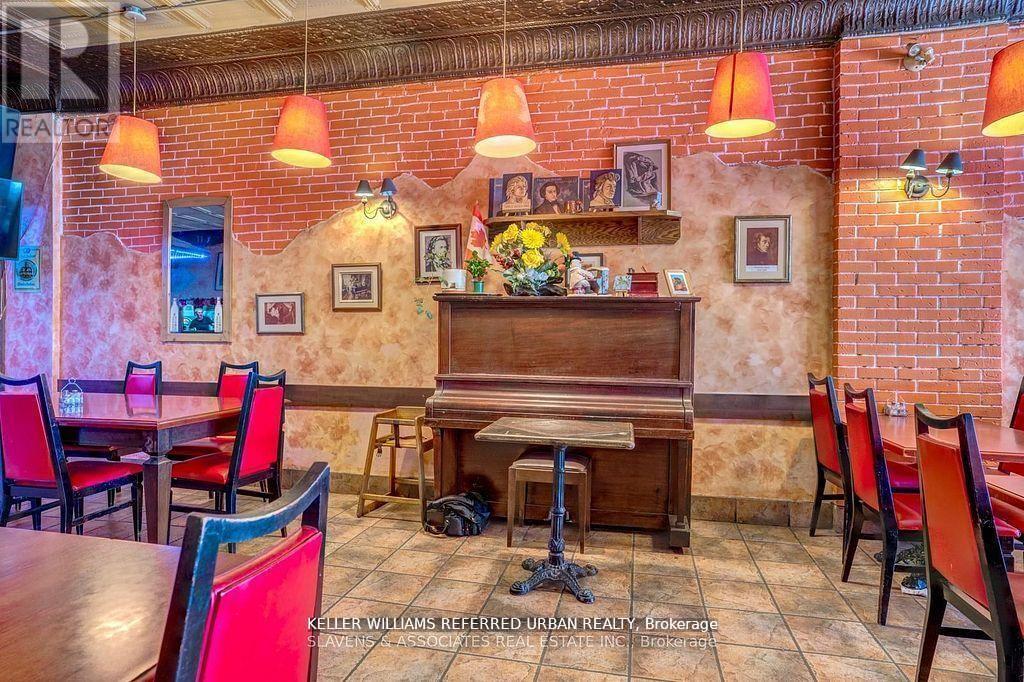 165 Roncesvalles Avenue, Toronto, Ontario  M6R 2L3 - Photo 8 - W13737000