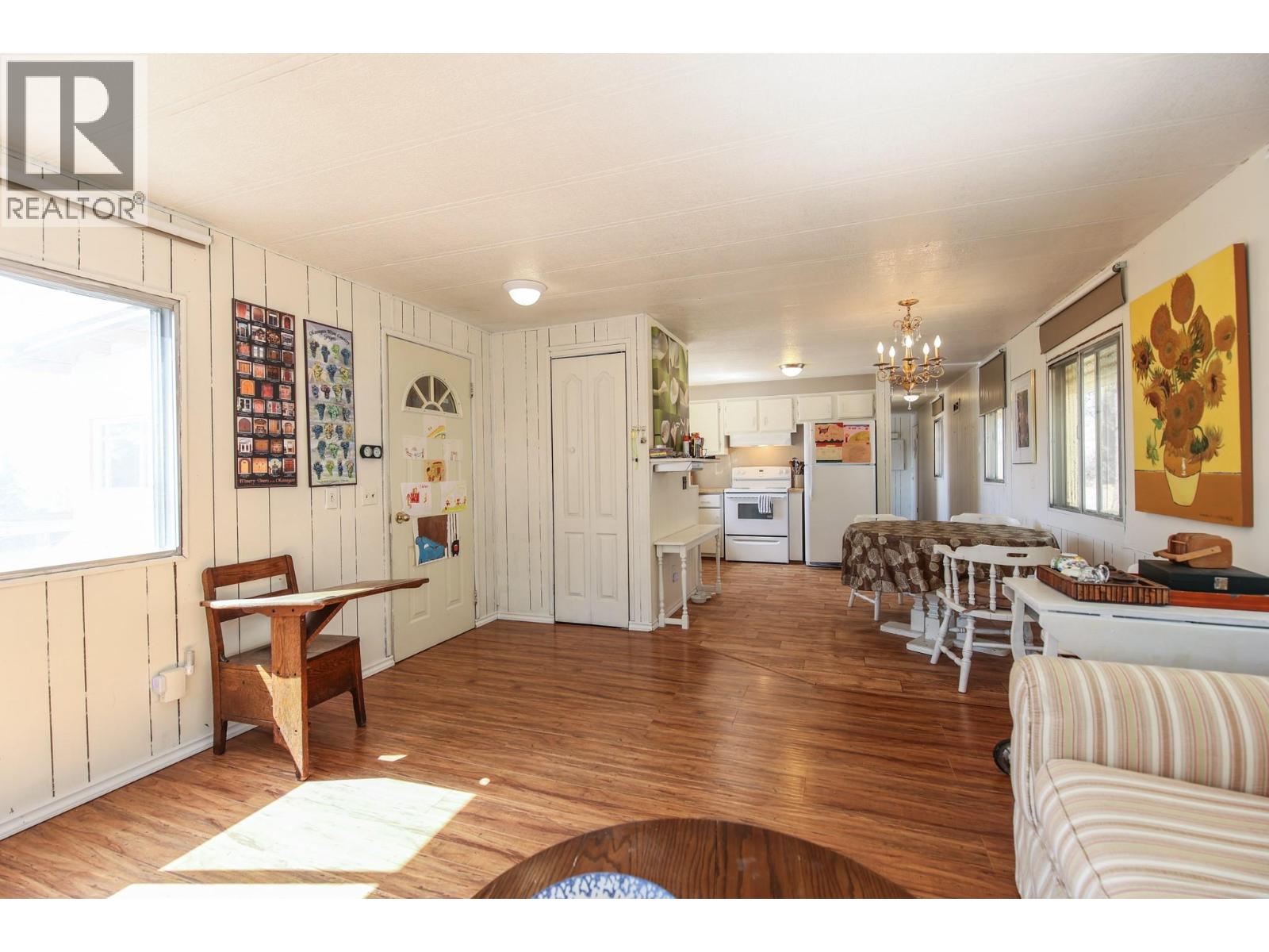 250 Longjoe Road, Osoyoos, British Columbia  V0H 1V6 - Photo 31 - 10350870