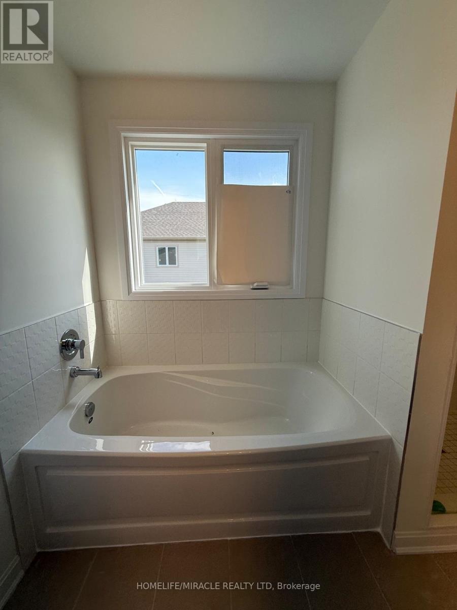 35 Royal Oak Crescent, Loyalist, Ontario  K0H 1G0 - Photo 28 - X13736970