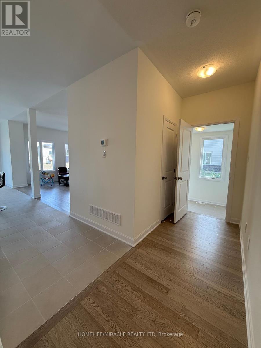 35 Royal Oak Crescent, Loyalist, Ontario  K0H 1G0 - Photo 5 - X13736970