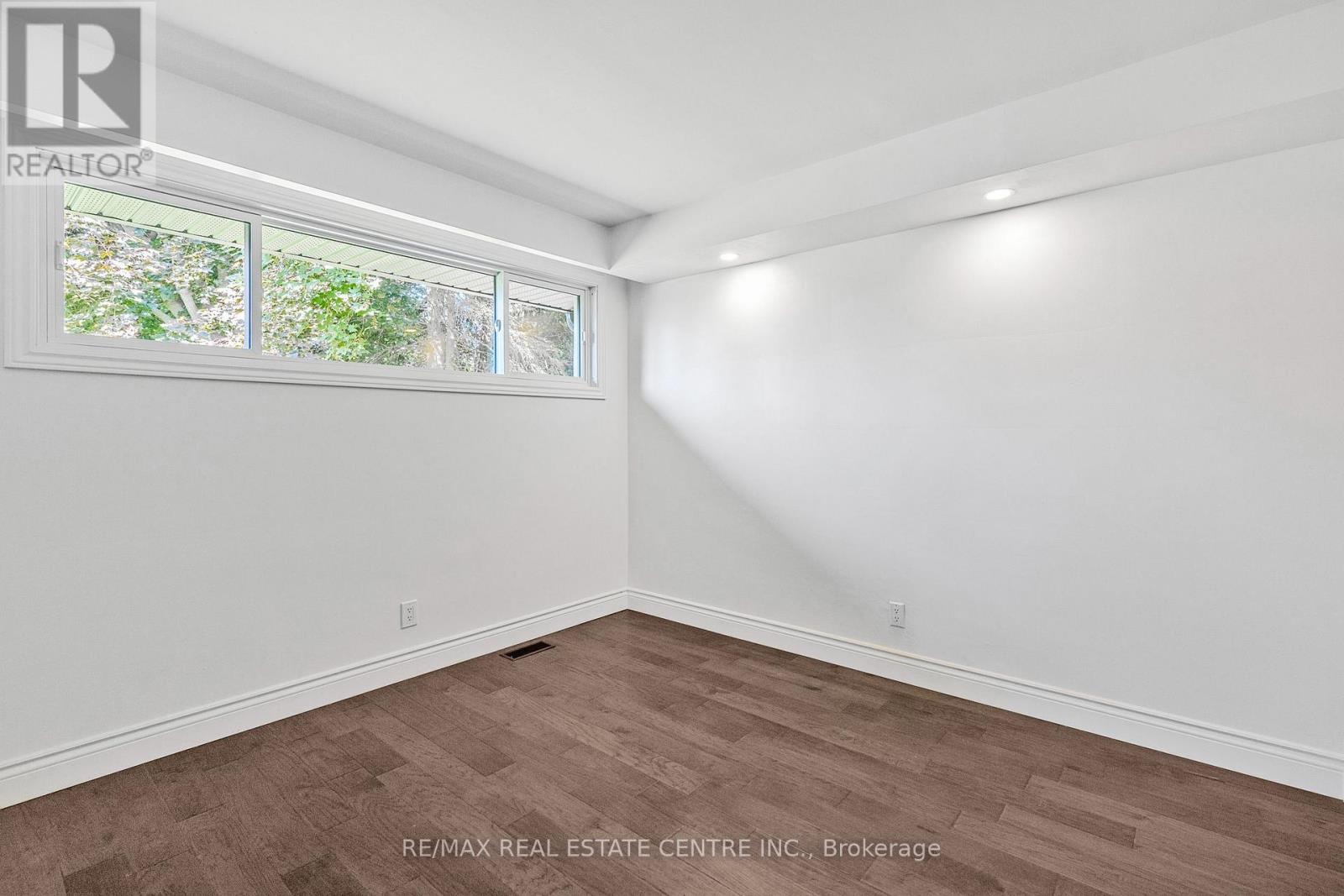 50 Oak Avenue, Hamilton, Ontario  L9H 4Y9 - Photo 11 - X13736994