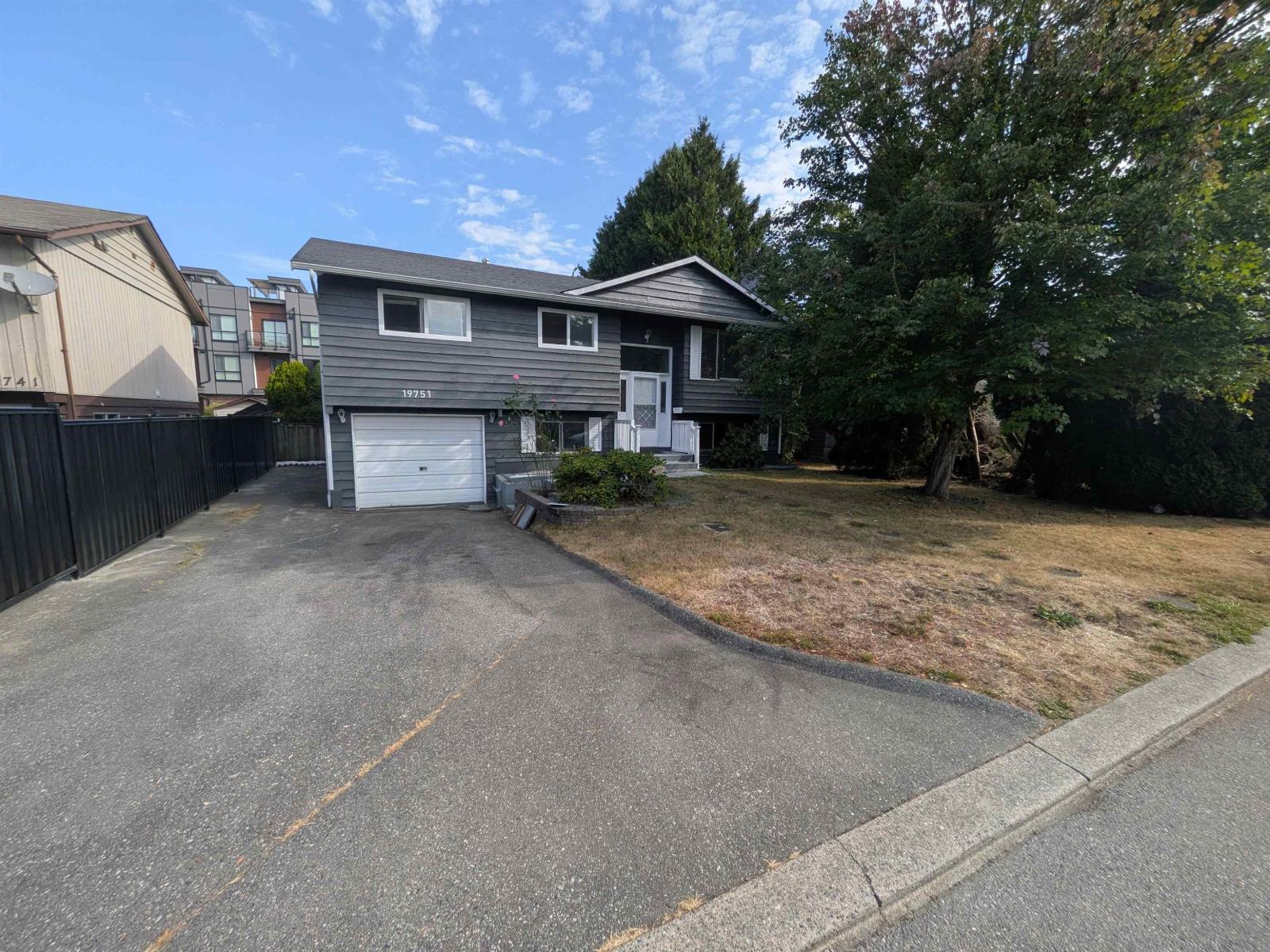 19751 54a Avenue, Langley, British Columbia  V3A 3W4 - Photo 1 - R3160151