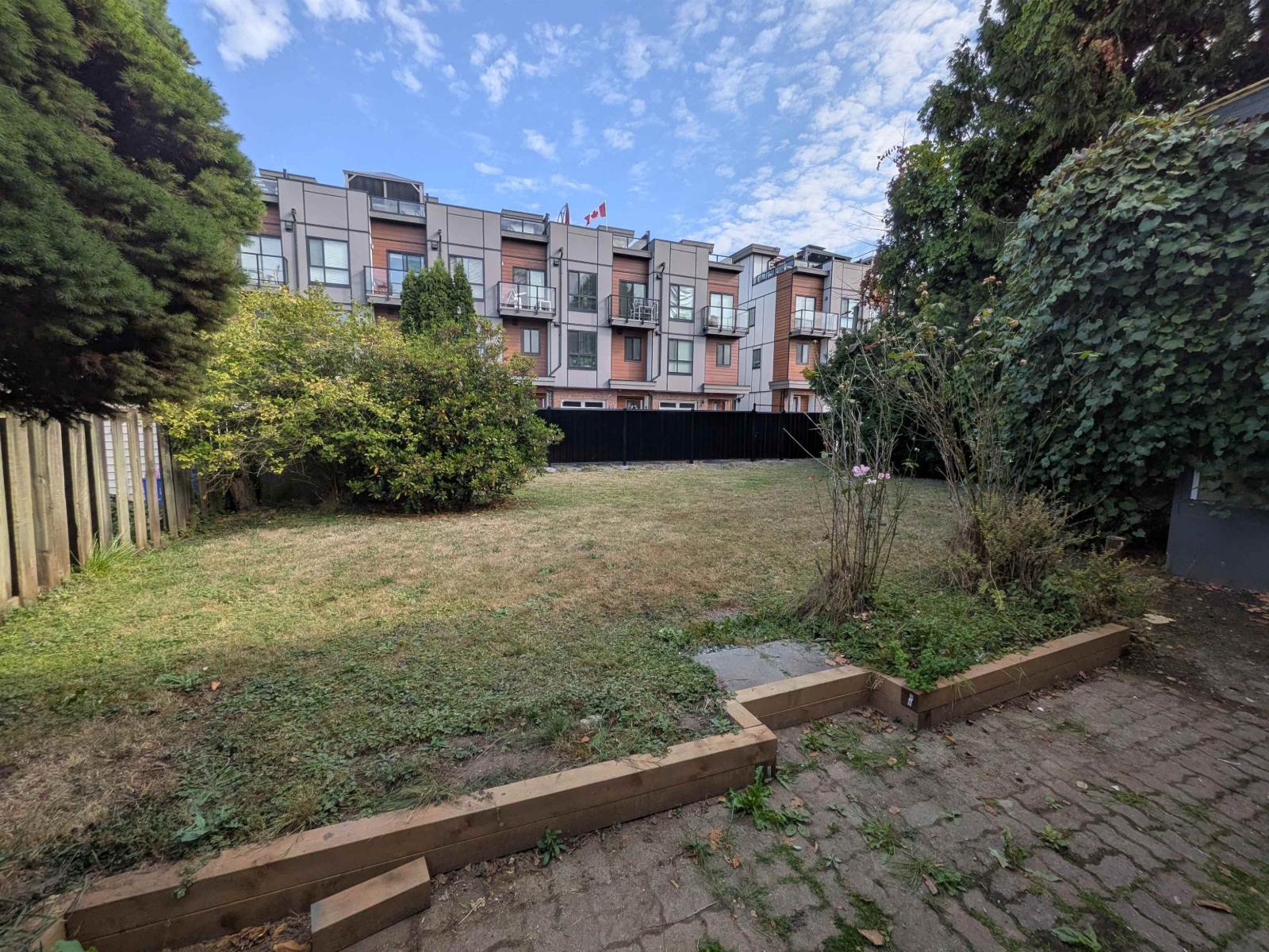 19751 54a Avenue, Langley, British Columbia  V3A 3W4 - Photo 3 - R3160151